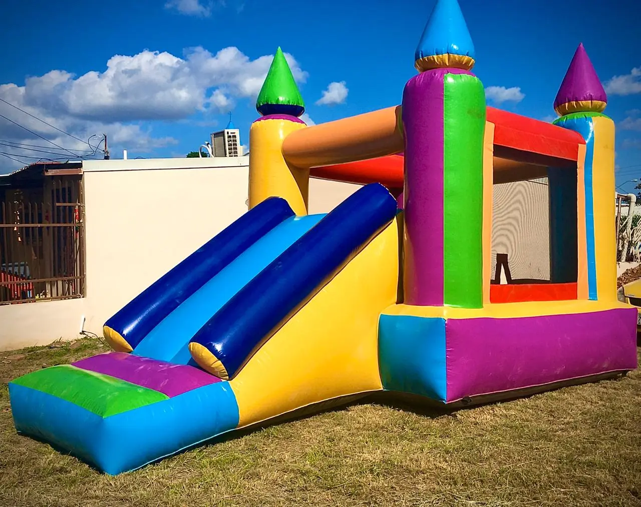 Castillo inflable de 6x3 metros para eventos infantiles en Panamá – SK Events