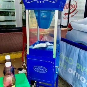 Máquina de raspados para eventos en Panamá con operador y leche condensada