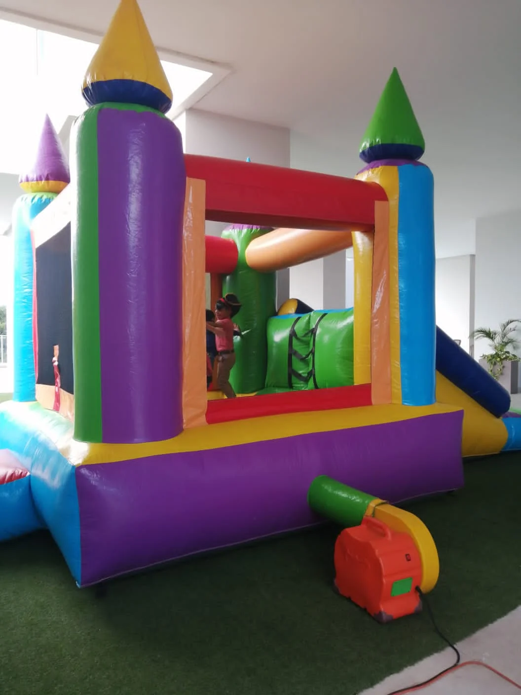 Castillo Inflable 6x3 en Panamá – Alquiler con Operador - Imagen 2